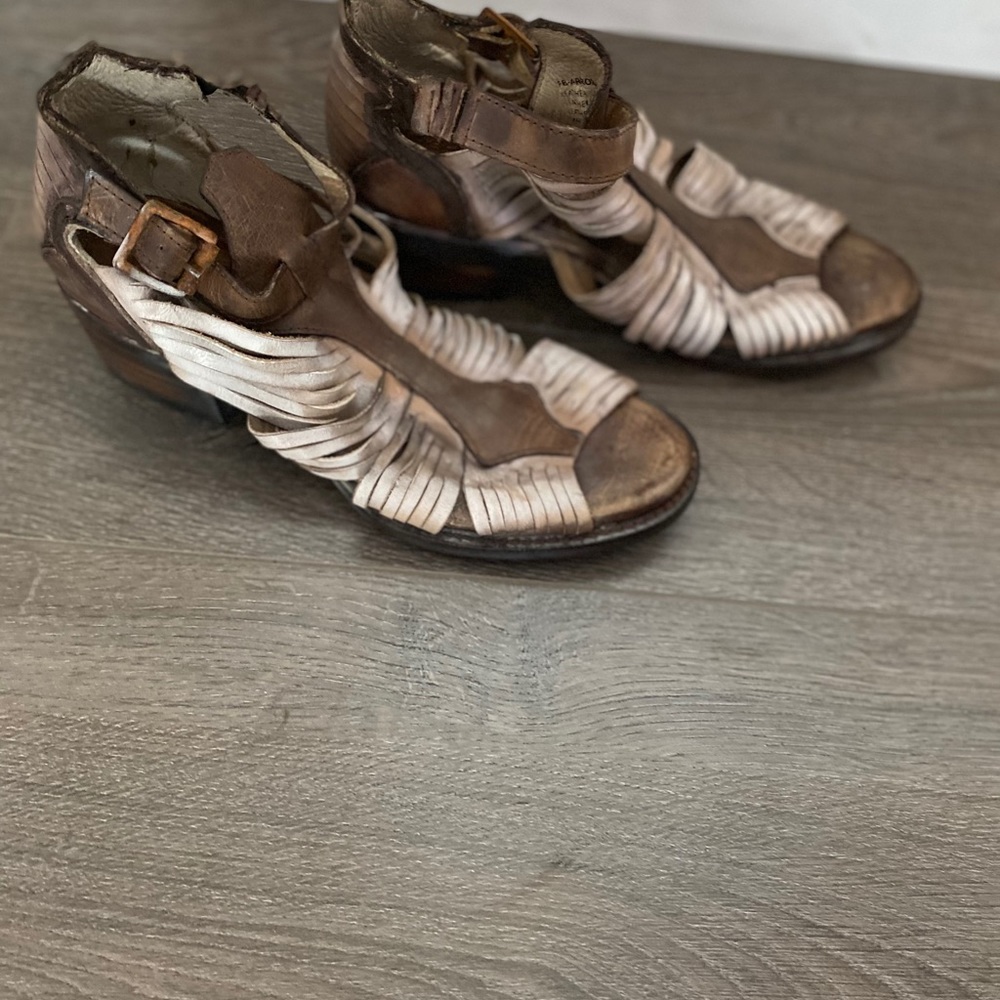 Sandals - Picture 3 of 3